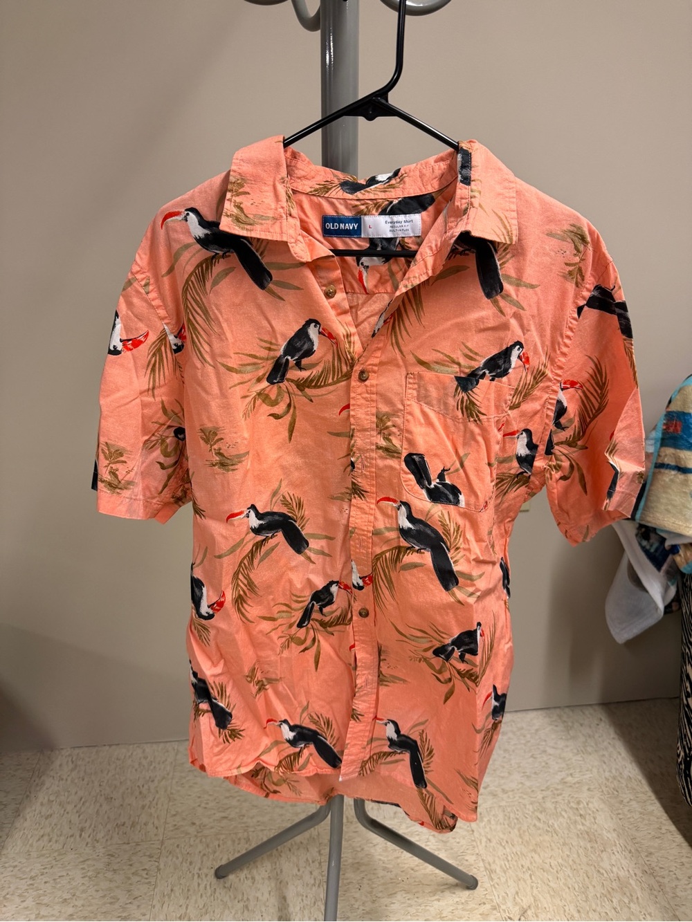Old Navy Men’s Coral Tropical Toucan Short-Sleeve Shirt Jacket